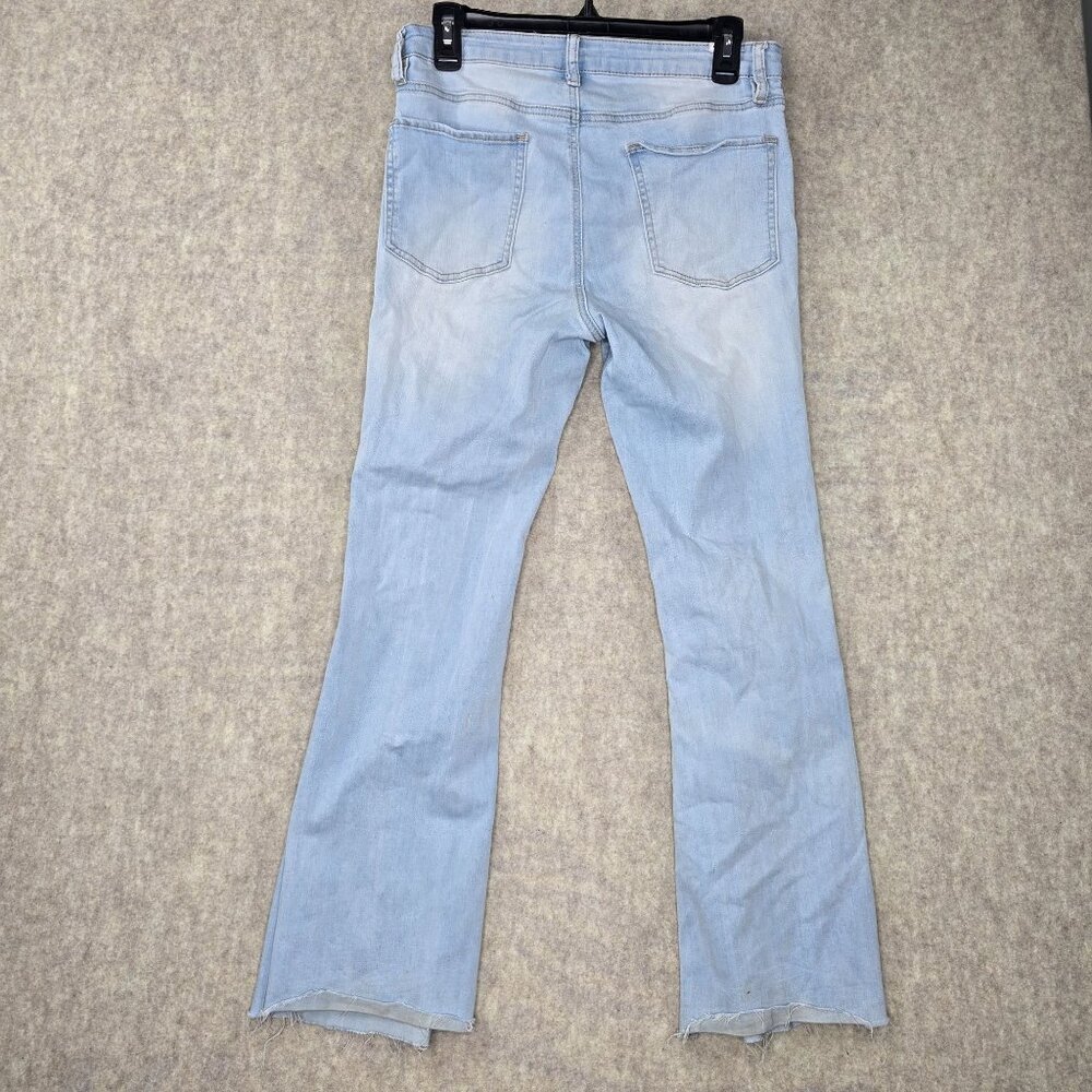 Almost Famous Light Blue Womens Distressed Flared Jeans Size 9 - Picture 2 of 9